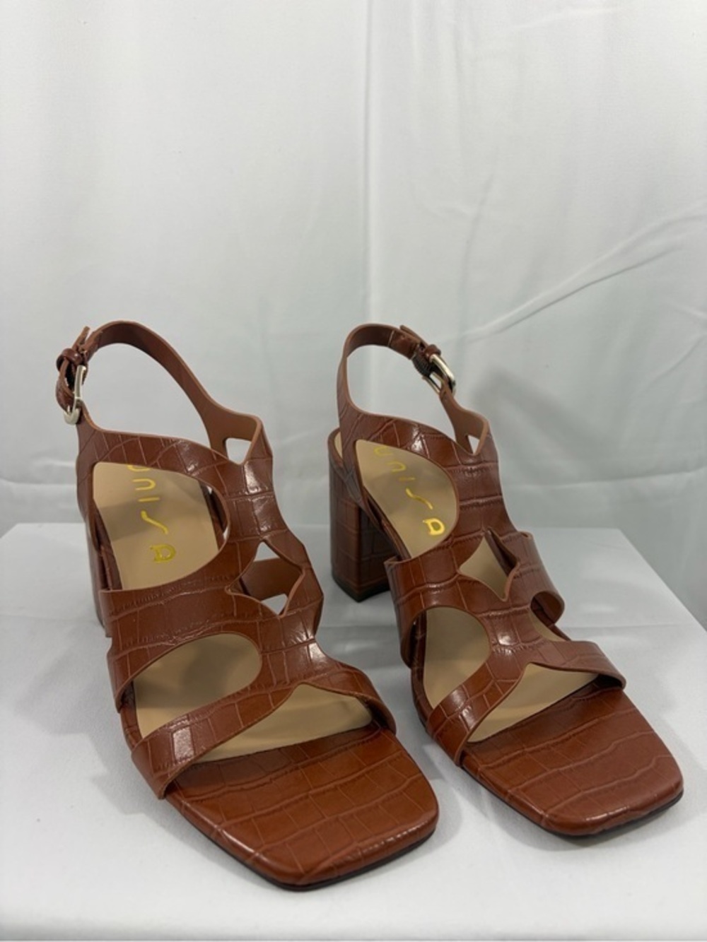NWT Unisa Women’s Size 7.5 Brown Snake Block Heel Sandals